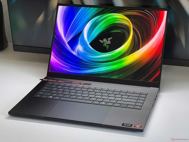 Razer Blade 16 (2025)
